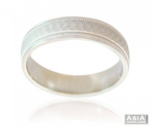 Fancy 18K Matte Finish Mens Band 