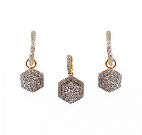 18KT Gold Diamond Pendant Set 