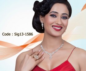 Exclusive Diamond Set in 18k Yellow gold ( Zaveri Bazaar Signature Collection 2013 )