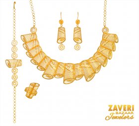 21Kt Gold Necklace Earring Set